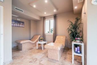 Chiesina Ponziani Villa Sleeps 13 Pool Air Con Wifi