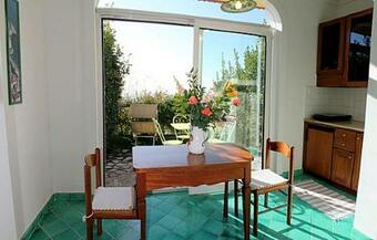 Nocelle Villa Sleeps 2 Air Con Wifi