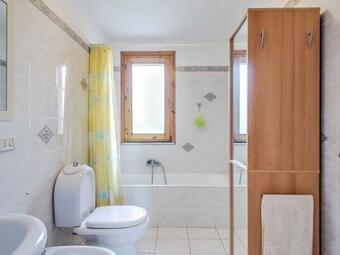 Valley-view Apartment In Sant'alfio With Balcony