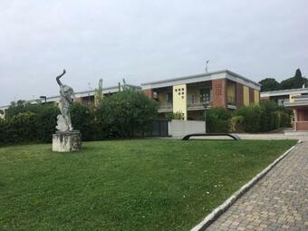 Splendid Apartment In Padenghe Sul Garda Bs With Garden