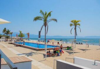 The Beachfront Taj Aria Apartment In Vallarta Top Amenities 507 Pv
