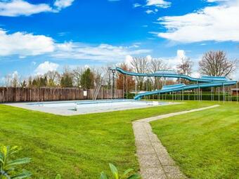 Majestic Bungalow In Meerlo With Garden