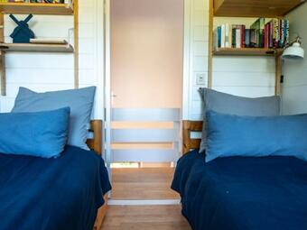 Snug Holiday Home In Vinkeveen With Jetty, Terrace