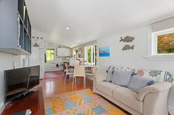 Hidden Cove Gem - Langs Beach Holiday Home