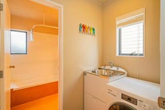 Kowhai Corner - Matarangi Holiday Home