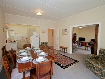 St Marys Vicarage Retreat - Raetihi Holiday Home