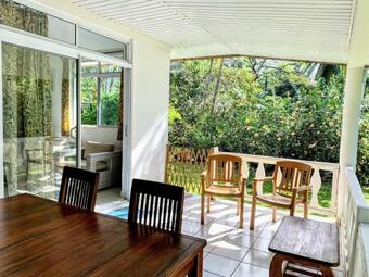 Tahiti - Fare Mitinui Surf Break