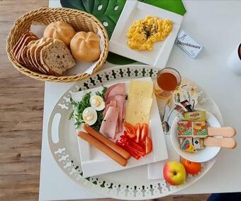 Bloom Hotel & Restaurant