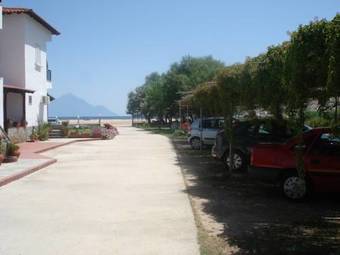 Linaraki Studios & Apartments