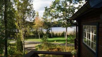 L�ngsj�n Stugor & Camping