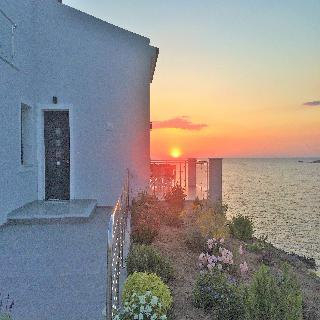 Eleia Seafront Villas