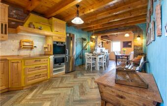 Stunning Home In Izola W/ Outdoor Swimming Pool, Jacuzzi And 5 Bedrooms