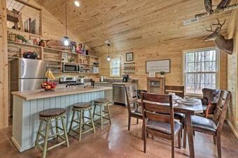 Peaceful Family Cabin On 10 Acres With Game Room!