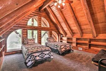 Private Eureka Springs Cabin With Beaver Lake Views!