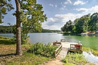 Waterfront Home On Lake Sherwood With Dock And Deck!