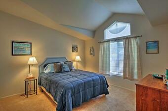 Cozy Clearlake Oaks Home With Game Room, Dock And Deck!