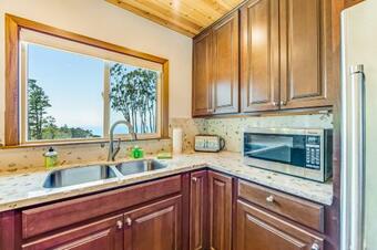 High Tor House And Cottage