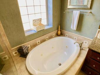 Top Rated Desert Escape Private Spa Bbq And More