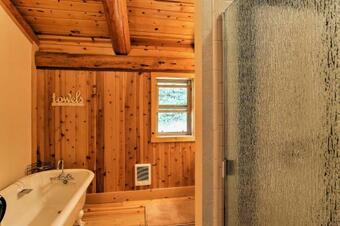 Log Home On 40 Private Acres By Mt Shasta Ski Park