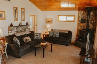 Bass Lake`s Balsam Bungalow