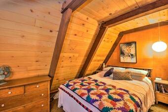 Charming A-frame Cabin About 4 Mi To Jenkinson Lake!