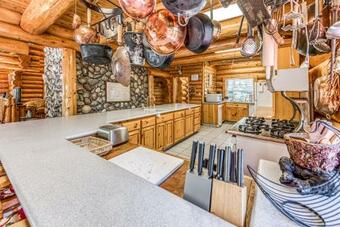 Vienna Villa - 3 Bed 3 Bath Vacation Home In Shaver Lake