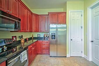 Selbyville Golf Course Home With Deck And Pool Access!