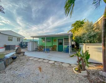Cozy, Perfect Conch Cottage!