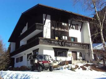 Bed & Breakfast Haus Sursilva