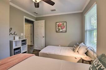 Live Oak Home With Fire Pit By River And Sosmp!