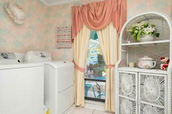 Pams Mermaid House With Riverfront Yard And Lanai!