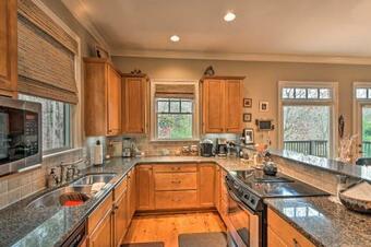 Pet-friendly Getaway With Big Canoe Resort Perks!