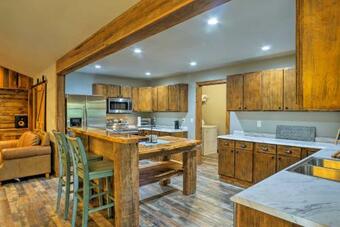 Quiet Summerville Escape With Grill, Listen To Creek