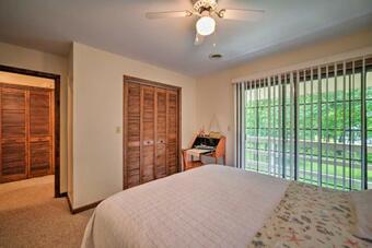 Waterfront Lake Barkley Home With Deck And Grill!