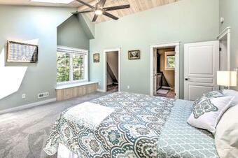 Oceanfront Prospect Harbor House With Deck And View
