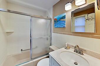 Acapesket Beach Getaway - Fireplace & Patio Home