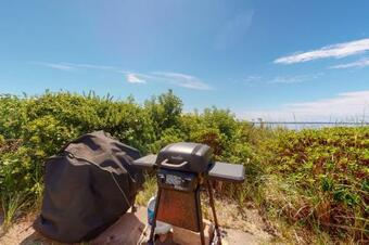 2 Bed 1 Bath Vacation Home In Eastham