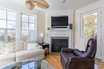 727 Harbor View 1 Min Walk To Neel Rd Beach Patio Treadmill Gas Fireplace Central AC