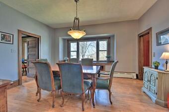 Family Home, Walk To Buffalo Lake And Breweries