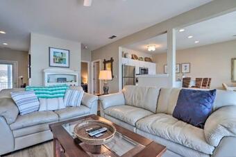 Apartamento Cozy Lakeside Paradise With Porch And Pool Access