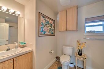 Rustic Ennis Townhome With Balcony - Walk To Downtown