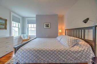 Apartamento Bright 2nd-floor Apt - Half Mi To Greenport Harbor!