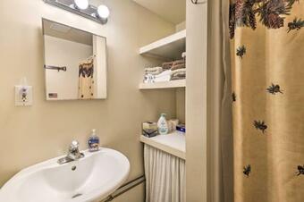 Lake Pleasant Cabin 3 Acres, Kayaks And Beach!