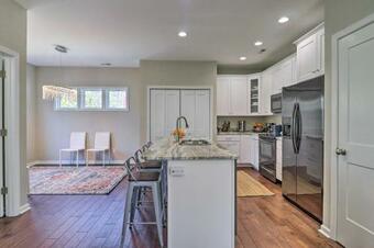 Modern Mountain Escape - Near Hiking Trails!