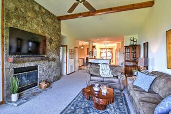 Apartamento Mountaintop Home With Views, 36 Miles To Asheville!