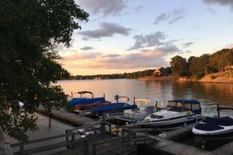 Lakefront Property Two Bedroom #31 At Long Cove Resort