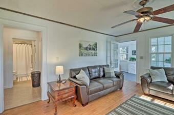 Flat Rock Home By Main St, 7 Mi To The Gorge!