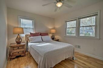 Welcoming Leland Home 15 Mi To Beachfront!