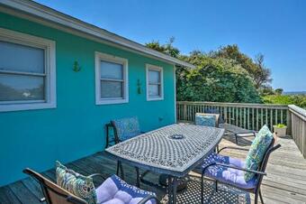 Sunny Coastal Escape - Steps To Pier And Shore!