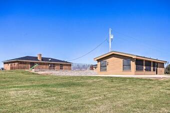 Pet-friendly Efficiency Cottage With Stock Pond